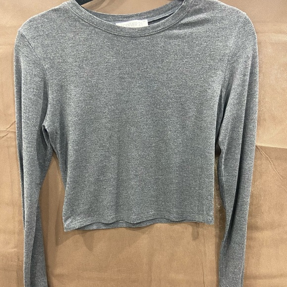 Forever 21 Tops - Forever 21 Long sleeve crop top